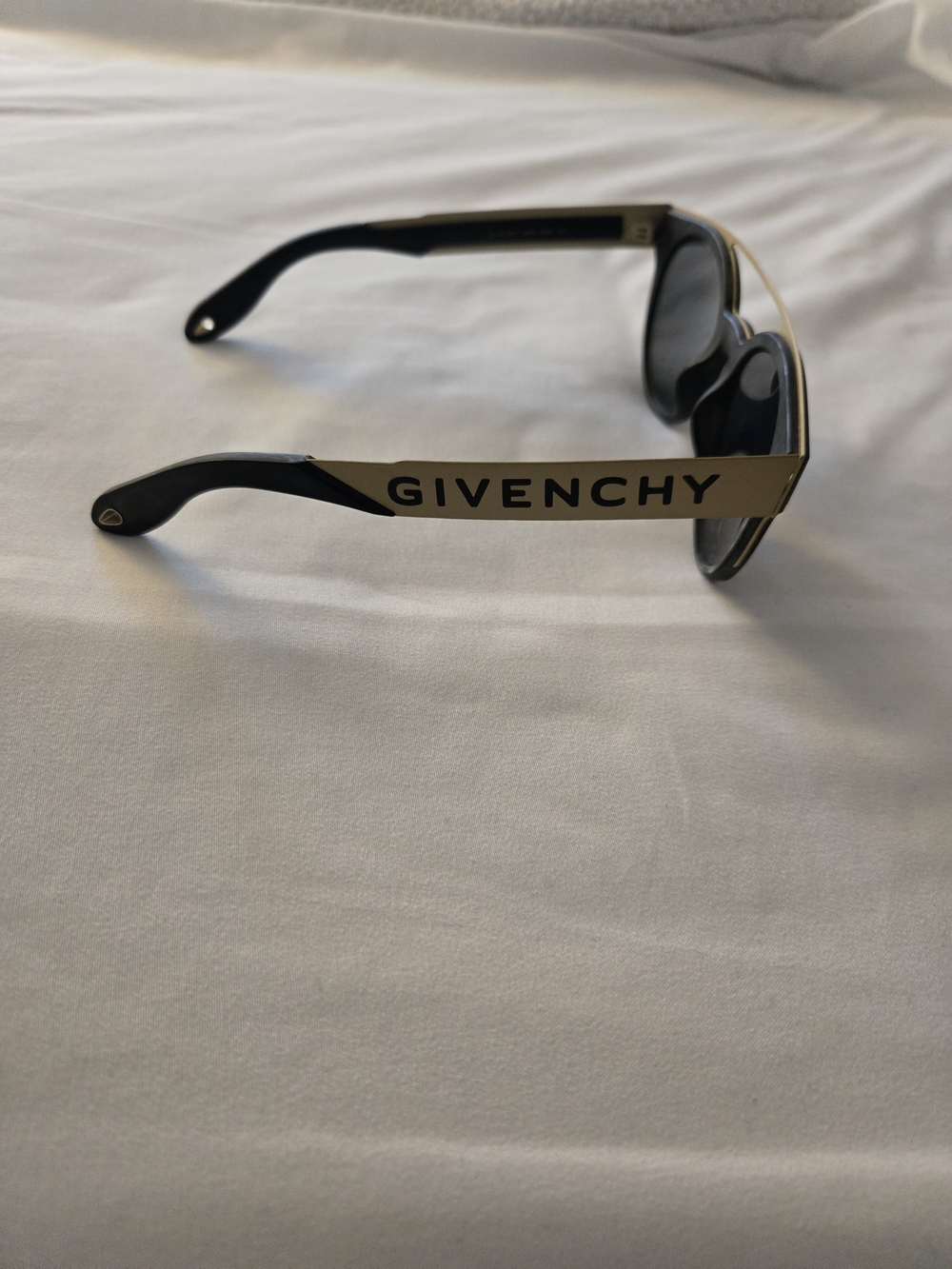 Givenchy Sunglasses - Picture 7 of 10